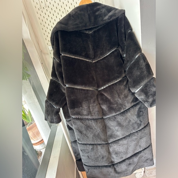ALO Yoga Charcoal Knock Out coat - Picture 1 of 5